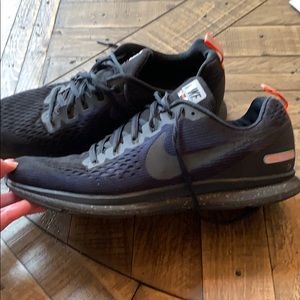 Men’s Nike Zoom Shield Pegasus 34